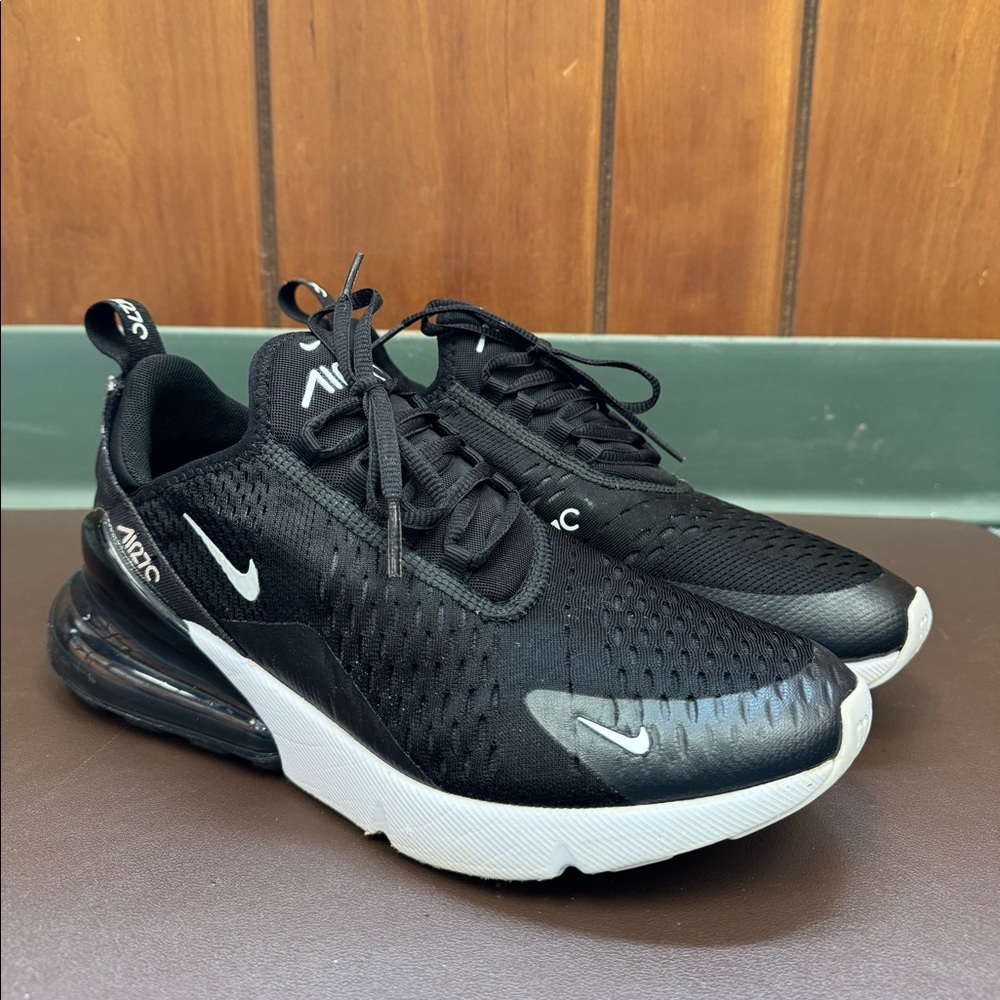 Nike Air Max 270 - Women’s size 9